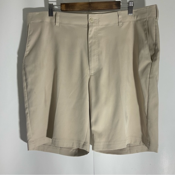 PGA TOUR Men’s 9” Flat Front Horizontal Textured Stretch Golf Short Khaki Sz 40. - Picture 9 of 13